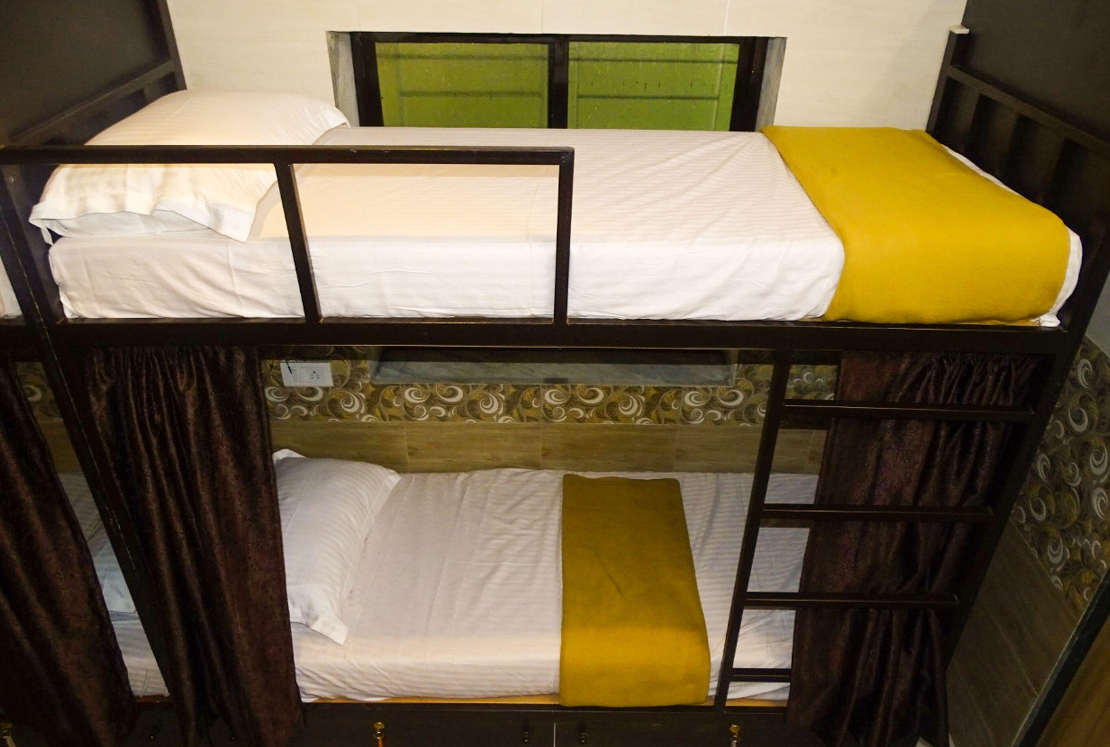 Sunshine Backpackers, Airport Hostel - Mumbai — Photos 2